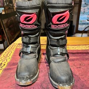 O'Neill Kids Black and Pink Adventure Boots